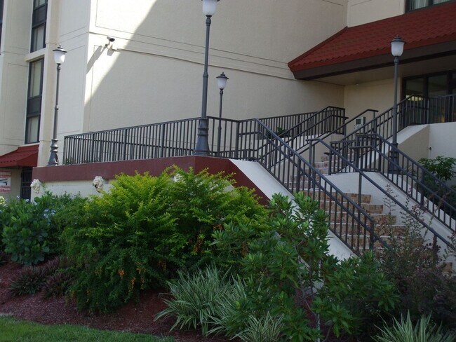 Foto del edificio - 21405 Olean Blvd