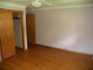 Building Photo - 1357 Roselawn Ave W