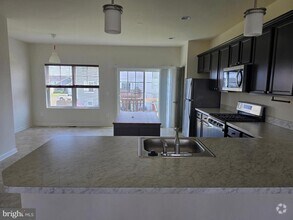 Building Photo - 243 Crofton Ct