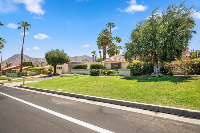 Foto del edificio - 73625 Haystack Rd