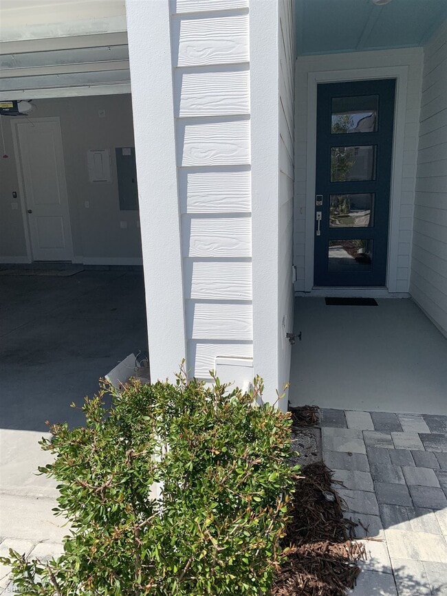 Building Photo - 3 br, 2.5 bath Townhome - 14125 Backbarrie...