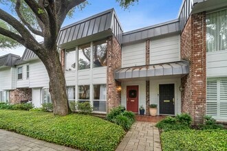 Building Photo - 8944 Chatsworth Dr