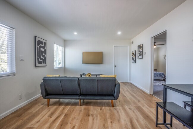 Building Photo - 3086 Capp St