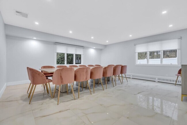 Foto del edificio - 110 Smith Hill Rd