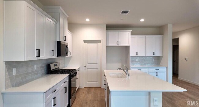 Foto del edificio - Modern Farmhouse Beauty in Almond Creek | 3 Bed / 2 Bath | 1,665 Sq Ft | Covered Patio & 2-Car Ga...