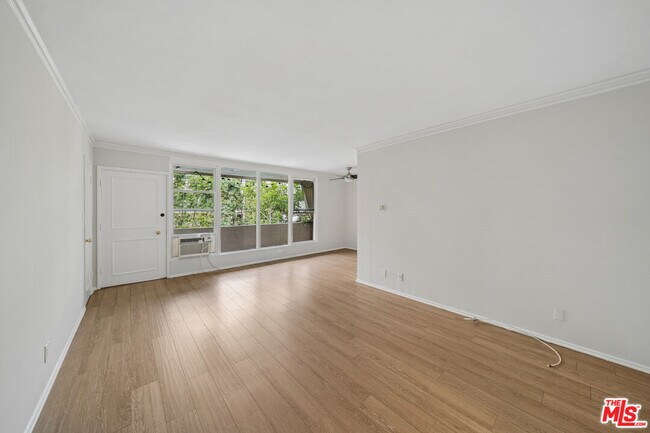 Foto del edificio - 1520 Hayworth Ave