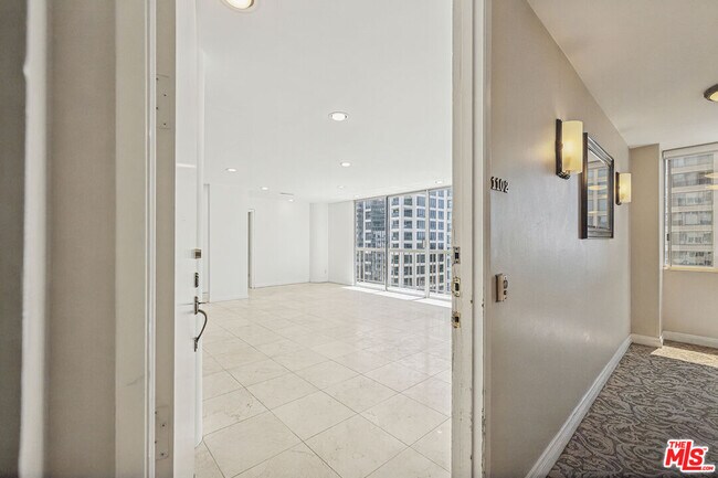 Foto del edificio - 10747 Wilshire Blvd