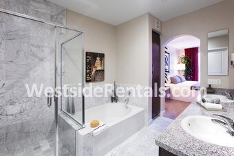 Foto principal - 18880 Douglas St