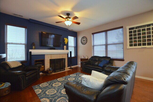 Building Photo - 368 Chesapeake Ln