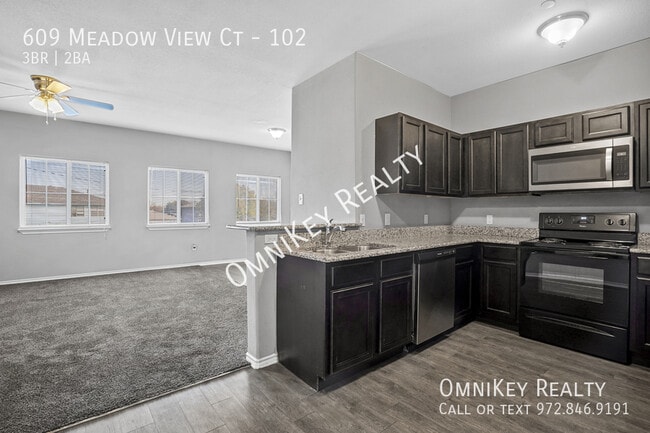 Building Photo - 609 Meadow View Ct