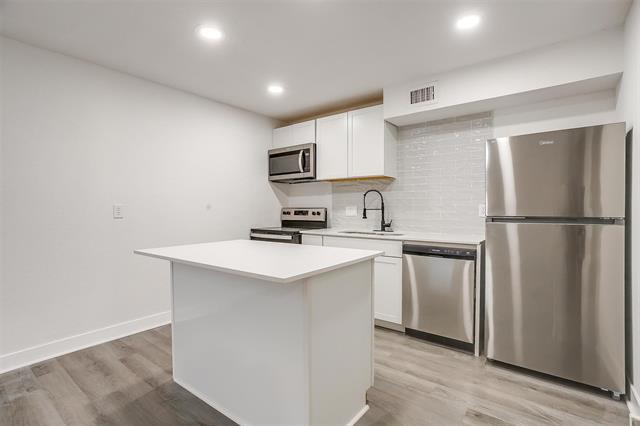 Foto del edificio - 7900 Brookriver Dr