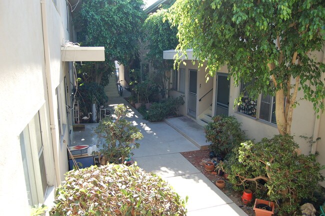 Building Photo - Bay Cities Apartments
