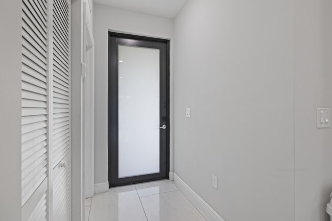 Foto del edificio - 2011 Olsen Ln