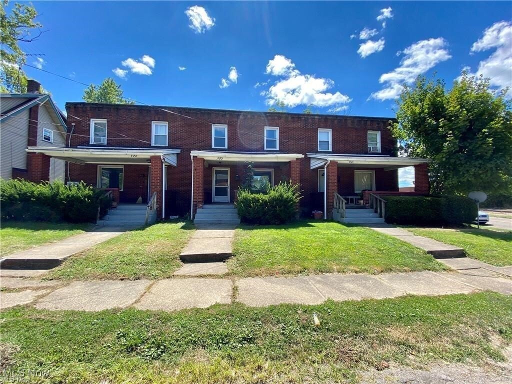 Primary Photo - 101 E Boston Ave