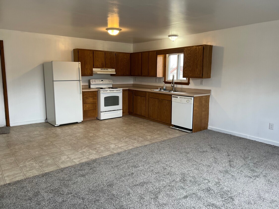 Kitchen - 309 W Main St