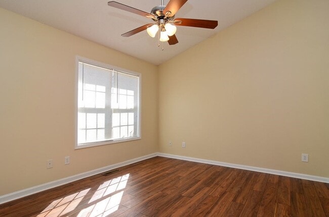 Building Photo - 240 Brookside Dr