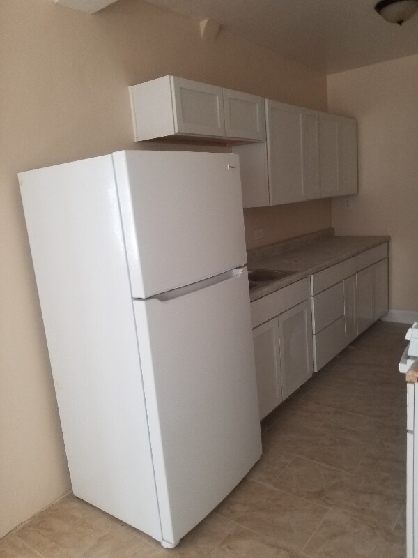 KITCHEN - 3140 W Marquette Rd