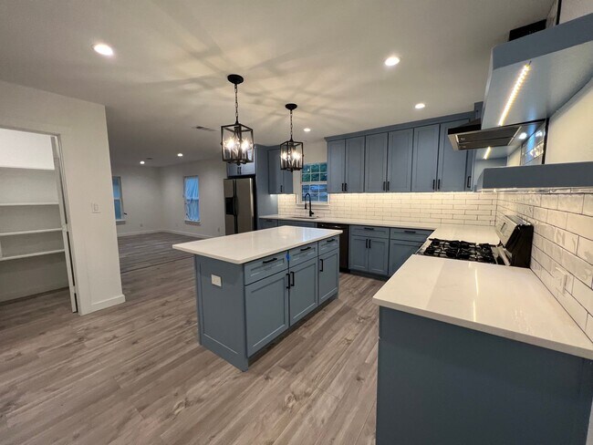 Building Photo - Updated Winnsboro Home with Island Kitchen, Quartz Counters, and Tree-Shaded Yard