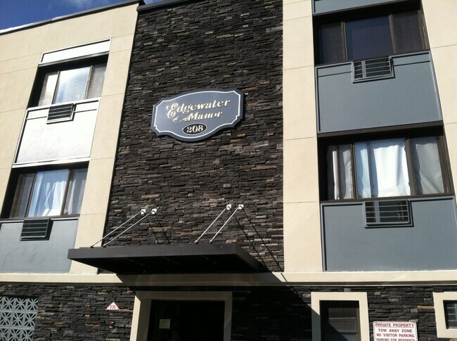 Foto del edificio - 792 Edgewood Ln