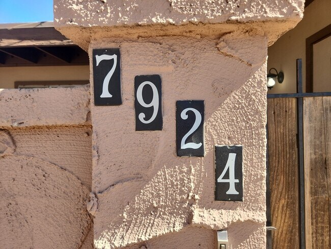Foto del edificio - 2 Bed, 2 Bath Townhome
