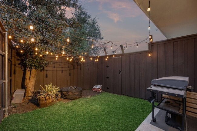 Building Photo - 5816 Orchid Ln