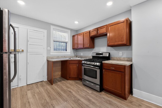 Building Photo - 16701 Tuller St