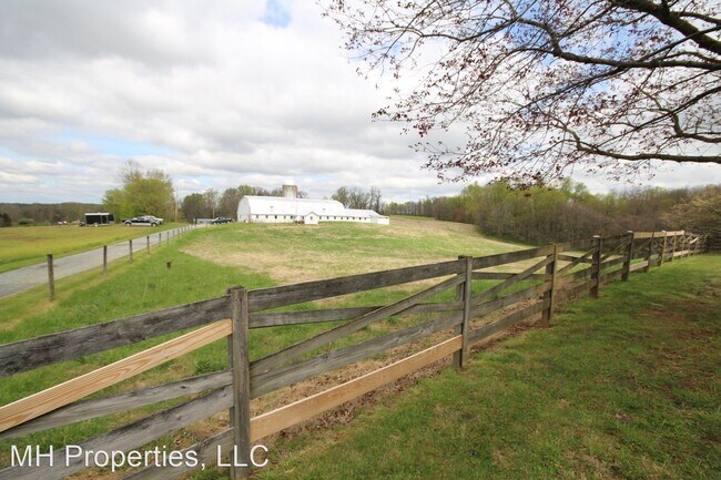 Building Photo - 3 br, 2 bath House - 2213 Allibone Rd