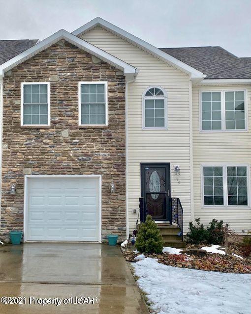 14 Michaeline Dr, Plains, PA 18702 Townhome Rentals in Plains PA