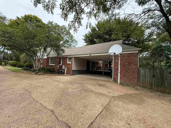 Building Photo - 3048 Sandy Creek Dr