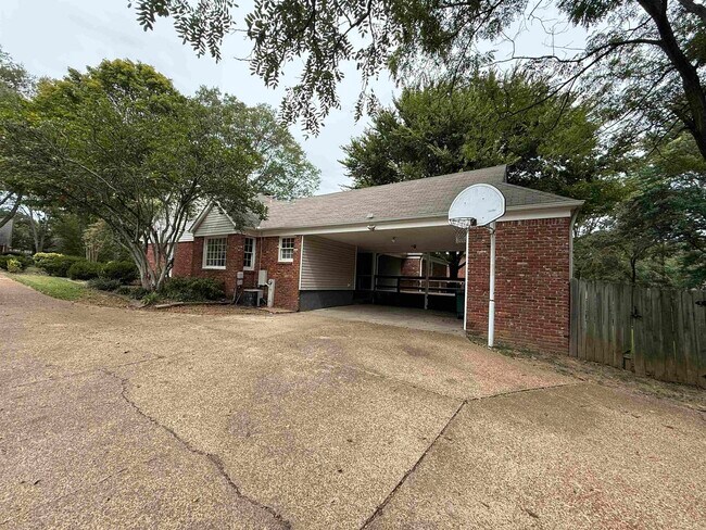 Foto del edificio - 3048 Sandy Creek Dr