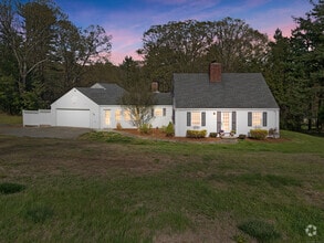 Building Photo - 486 Deercliff Rd
