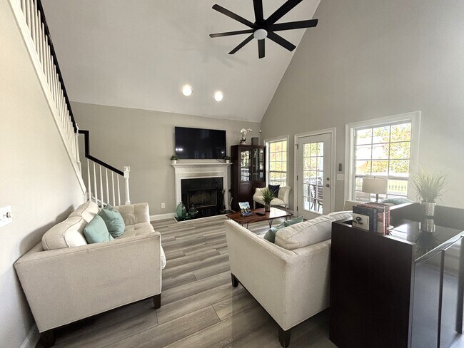 Foto del edificio - 104 Shadow Lake Ln