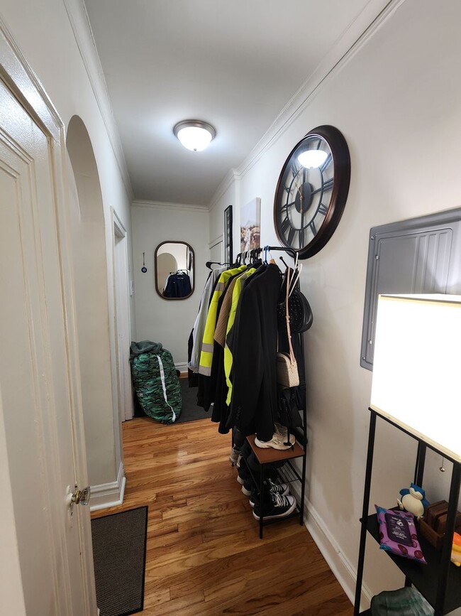 Building Photo - Spacious and Bright 1 Bedroom in Northpark