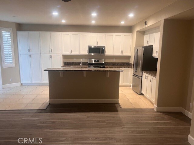 Foto del edificio - 6922 Monaco Pkwy