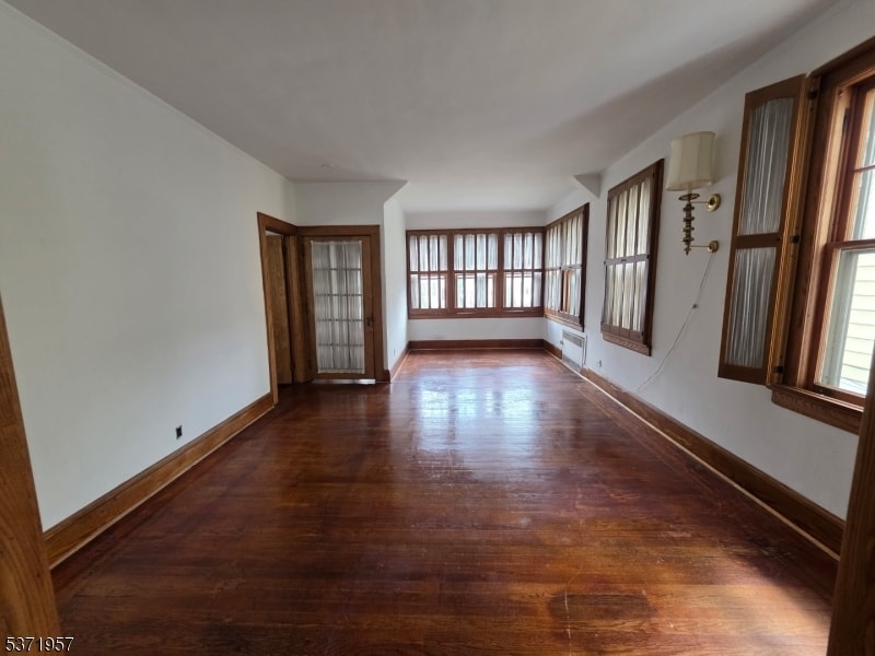 Building Photo - 825 Pennington St