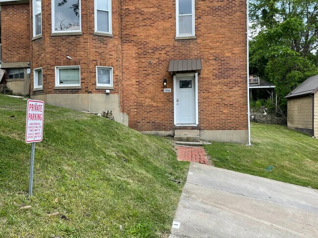 756 trasero Willey St - 756 Willey St