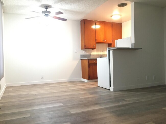 Building Photo - 3966 Inglewood Blvd