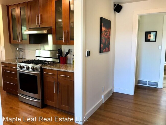 Building Photo - 3 br, 2 bath House - 3042 12th Ave W.