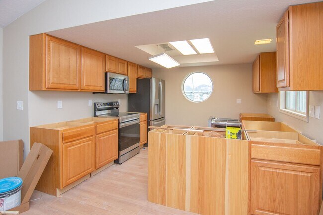 Foto del edificio - Fully Renovated Home + Shop + RV Parking in Tremonton!