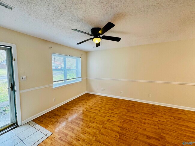 Foto del edificio - 13900 SW Wyandotte Dr