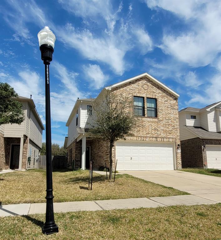 16014 Sommerall Lake Ln, Houston, TX 77084