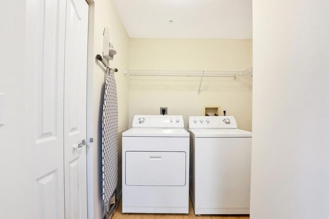 Building Photo - 276 Murcia Dr