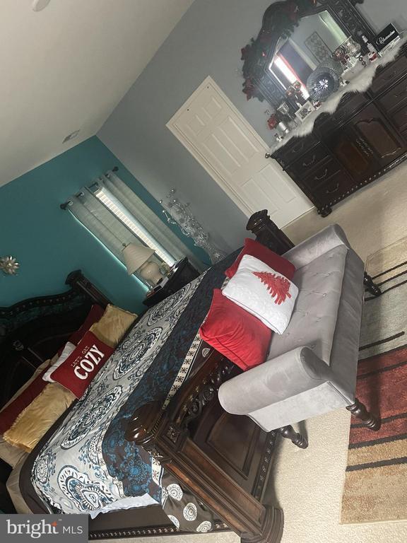 Building Photo - 1037 Suffolk Dr