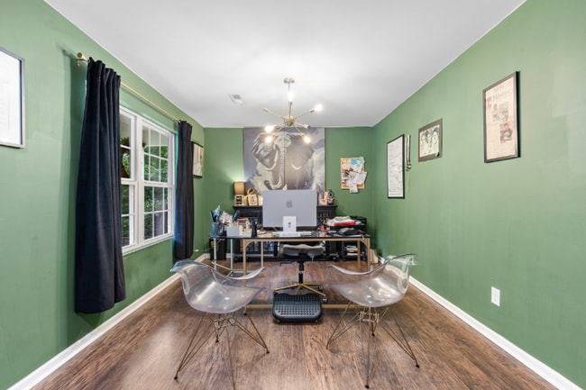 Foto del edificio - 1528 Magnolia Dr
