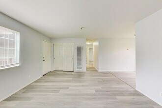Building Photo - 1807 Sausal St