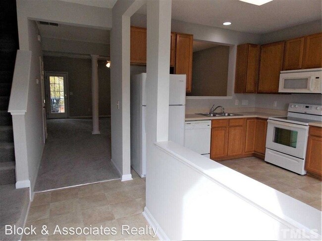 Building Photo - 3 br, 2.5 bath House - 120 Anterbury Drive