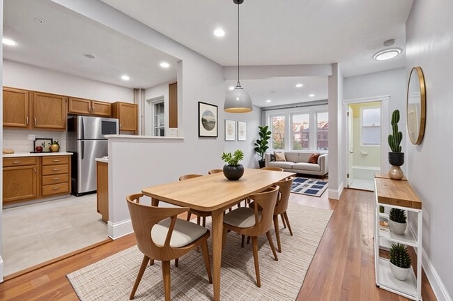 Building Photo - 21 Sutherland Rd