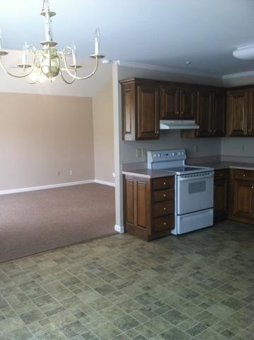 Building Photo - 106 Golden Way