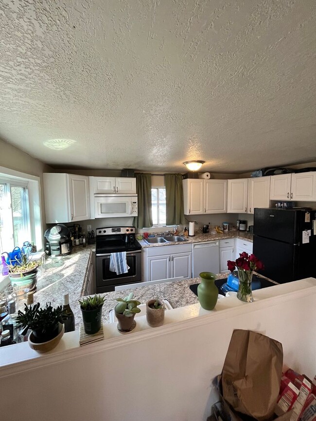 Foto del edificio - Stunning 4 Bed Home West of Drake