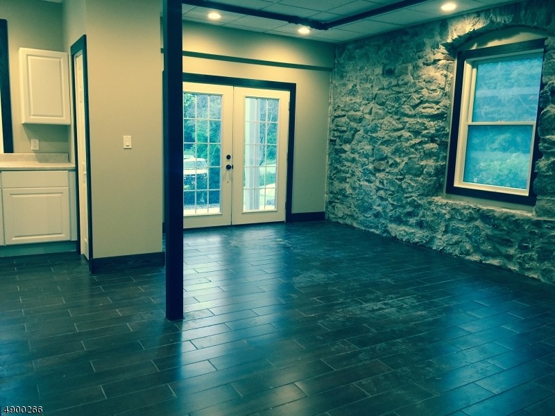 Primary Photo - 48 Midvale Rd